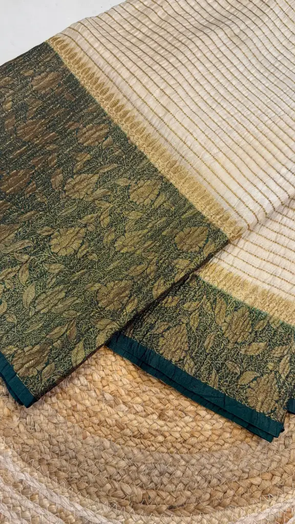 Soft crush saree (Cream & Green)
