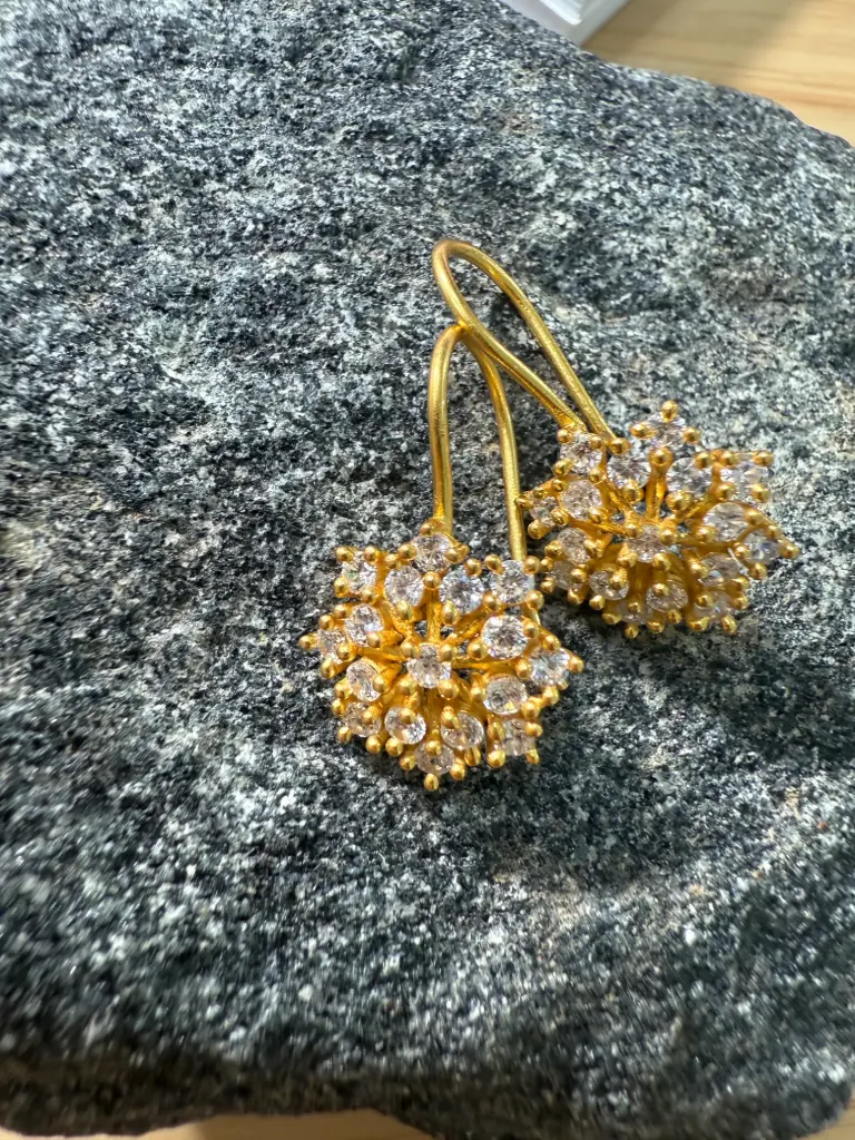 Cluster Press On Bugudi