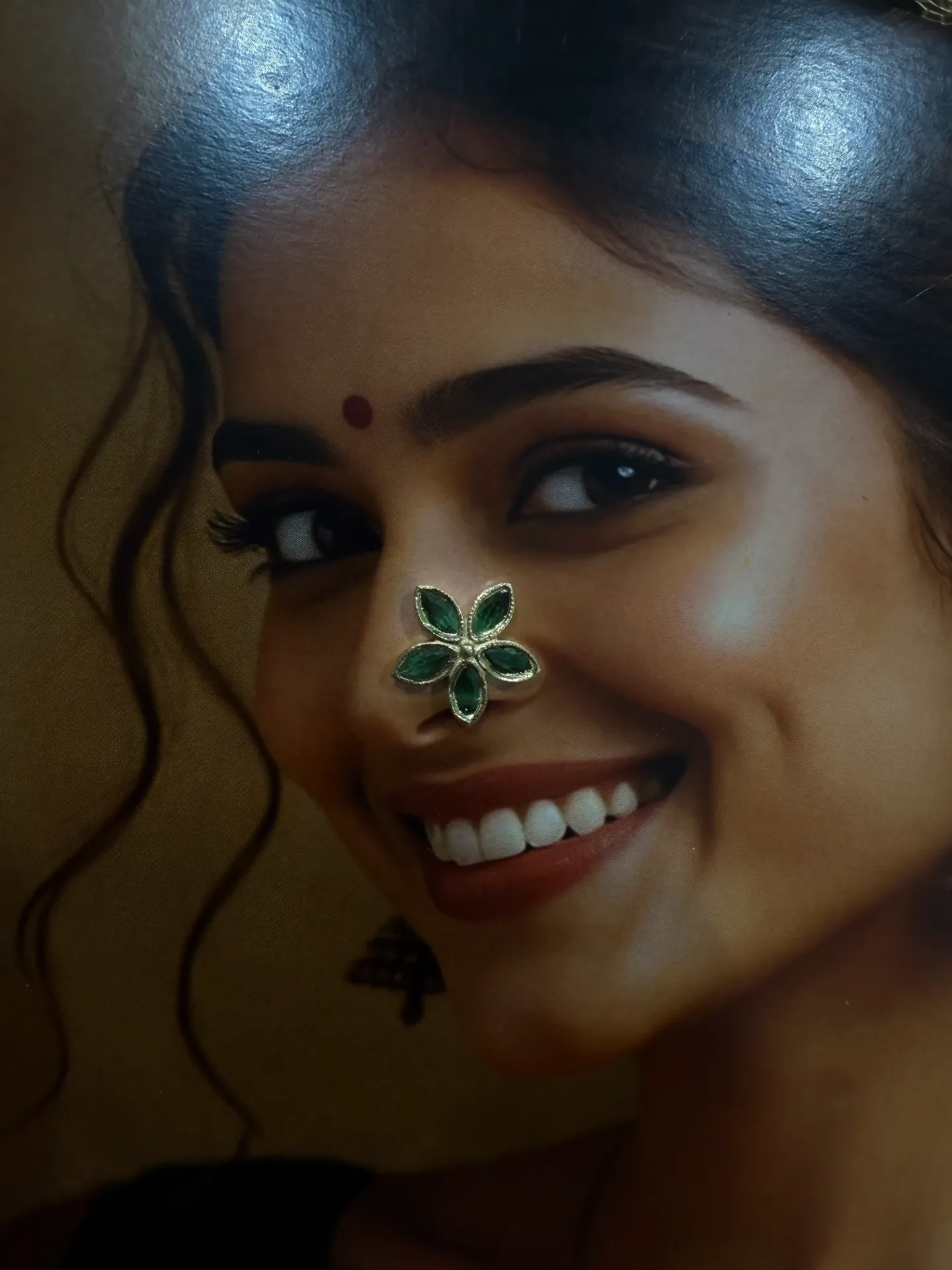 92.5 Silver Green Flower Nosepin