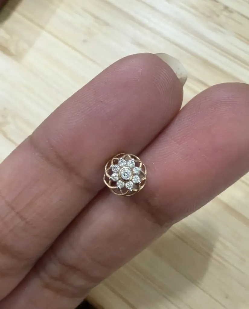 9 carat Double floral nosepin